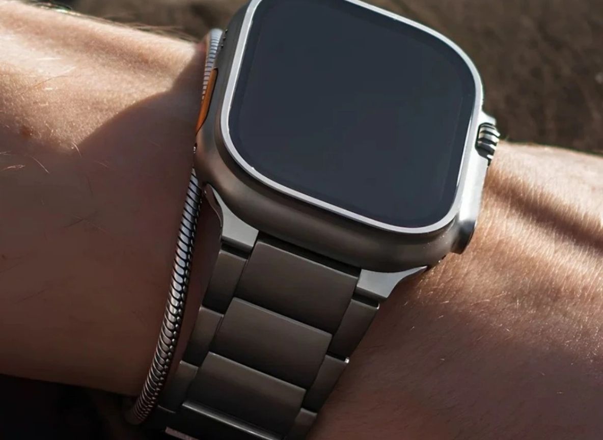 What Apple Watch Strap Looks Most Professional? A 2025 Guide